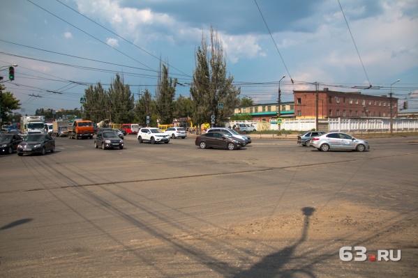 Автомобилистам придется ехать в объезд этого участка Автомобилистам придется ехать в объезд этого участка