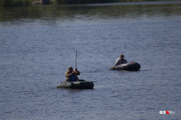 Рыбаков эвакуировали по воде Рыбаков эвакуировали по воде