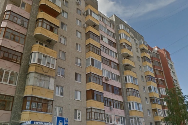 В этом году из окон многоэтажек, по официальным данным, выпали девять детей В этом году из окон многоэтажек, по официальным данным, выпали девять детей