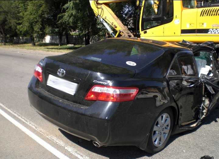 Серьезная авария в Нефтекамске: «Тойота» протаранила экскаватор