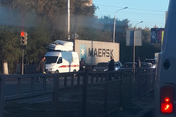 По словам очевидцев, утренняя авария обошлась без пострадавших По словам очевидцев, утренняя авария обошлась без пострадавших