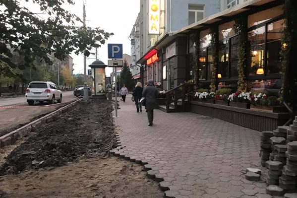 Убирают парковку на Мира Убирают парковку на Мира
