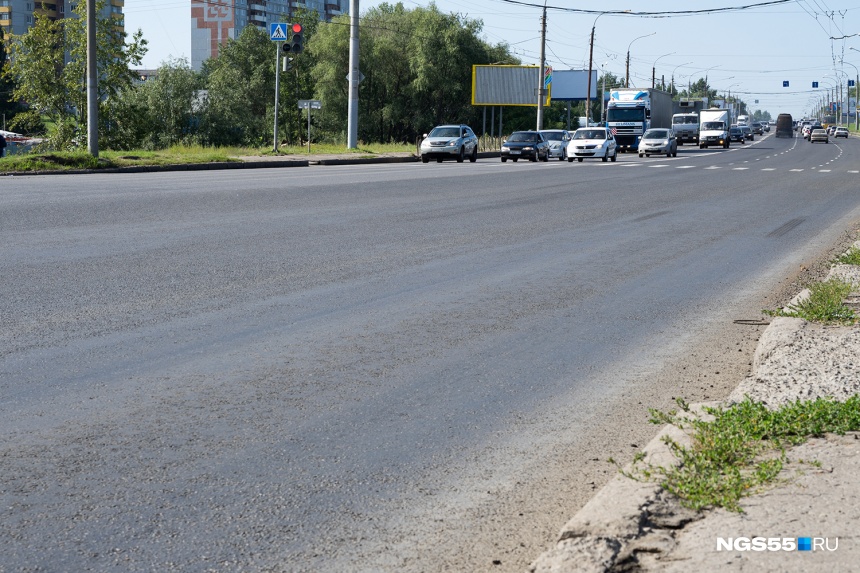 Дороги семей. Омск дороги. Дороги в Омске фото. Дорога в городе Омск. Омск хорошие дороги.