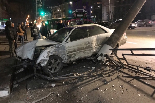 Авария произошла сегодня ночью на Свободном Авария произошла сегодня ночью на Свободном
