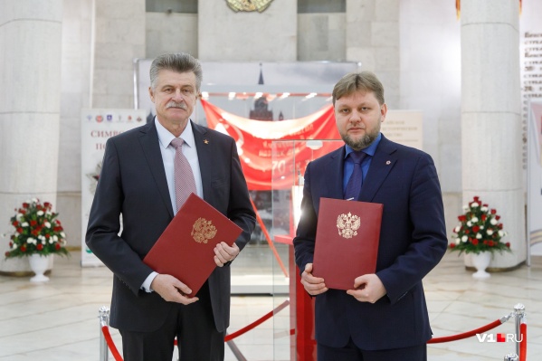 Директор севастопольского музея Николай Мусиенко и директор волгоградской «Сталинградской битвы» Алексей Дементьев рассчитывают привлечь молодёжь Директор севастопольского музея Николай Мусиенко и директор волгоградской «Сталинградской битвы» Алексей Дементьев рассчитывают привлечь молодёжь