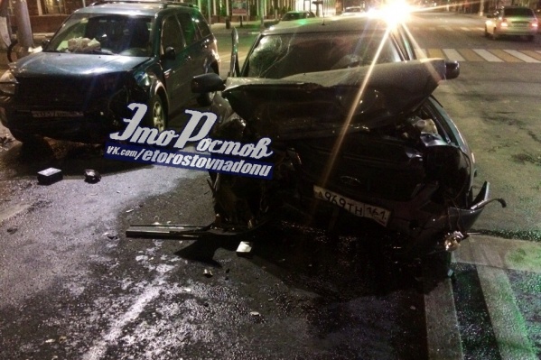 Автомобили полностью разбиты Автомобили полностью разбиты