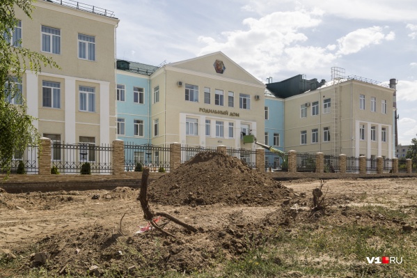 Пока на пешеходной зоне в Советском районе трудно найти даже легкую тень Пока на пешеходной зоне в Советском районе трудно найти даже легкую тень