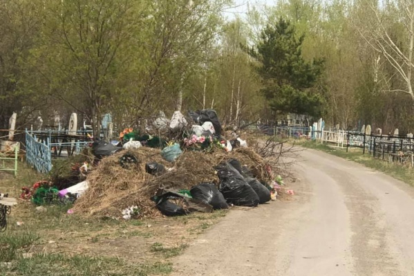 Свалка на Шинном кладбище в Красноярске Свалка на Шинном кладбище в Красноярске