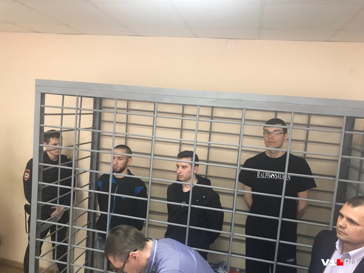Сорвала защита: волгоградских «революционеров» судят за закрытыми дверями