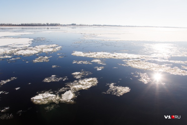 Мужчину унесло вниз по течению Мужчину унесло вниз по течению