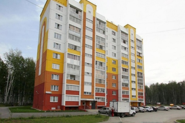 Пешком до своих квартир поднимаются жильцы 10- и 18-этажных домов Пешком до своих квартир поднимаются жильцы 10- и 18-этажных домов
