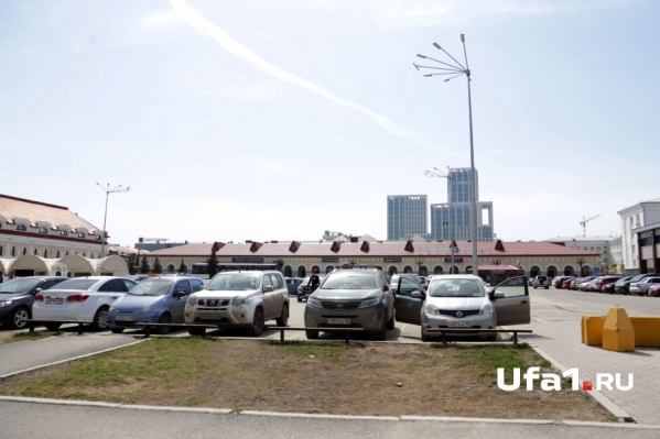 В центре города уже есть несколько коммерческих парковок В центре города уже есть несколько коммерческих парковок