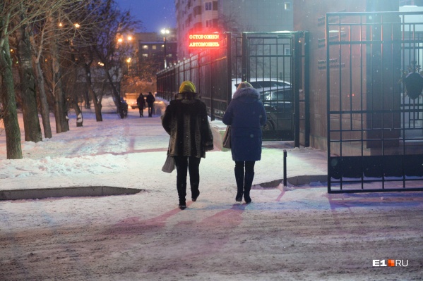 Матери девушек хотят выяснить у следователей, почему убийцу их дочек до сих пор не нашли Матери девушек хотят выяснить у следователей, почему убийцу их дочек до сих пор не нашли