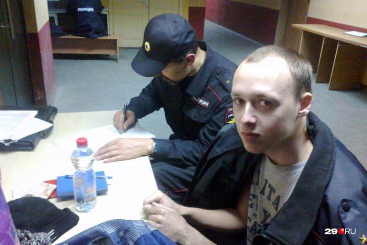 Эту ночь Александр Песков проведет в отделении, завтра его доставят на суд Эту ночь Александр Песков проведет в отделении, завтра его доставят на суд