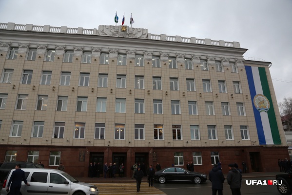 Дефицит — 884 миллиона рублей Дефицит — 884 миллиона рублей