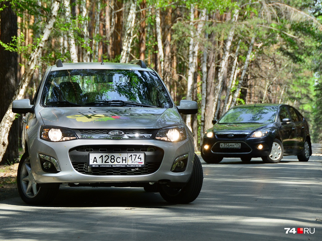 Несколько лет назад мы сравнивали новую Lada Kalina и пятилетний Ford Focus за одинаковую цену: плюсы и минусы были у обоих вариантов Несколько лет назад мы сравнивали новую Lada Kalina и пятилетний Ford Focus за одинаковую цену: плюсы и минусы были у обоих вариантов