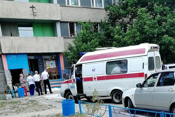 Скорая приехала быстро, но помочь уже не смогли Скорая приехала быстро, но помочь уже не смогли