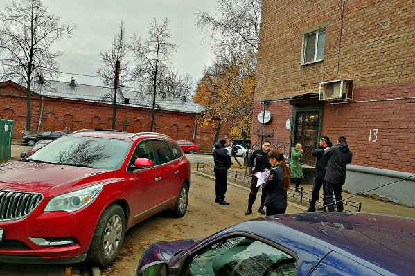 Приставы выследили машину должницы Приставы выследили машину должницы