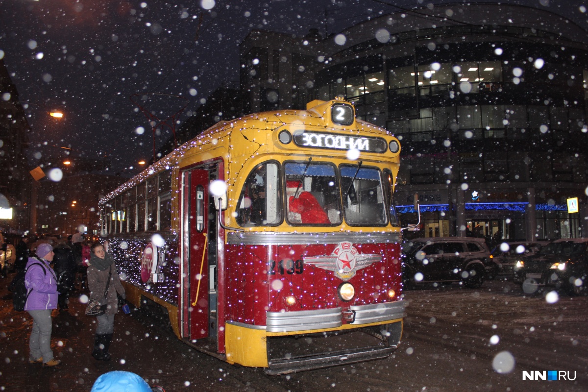 Нижегородский трамвай борется за звание самого новогоднего транспорта России