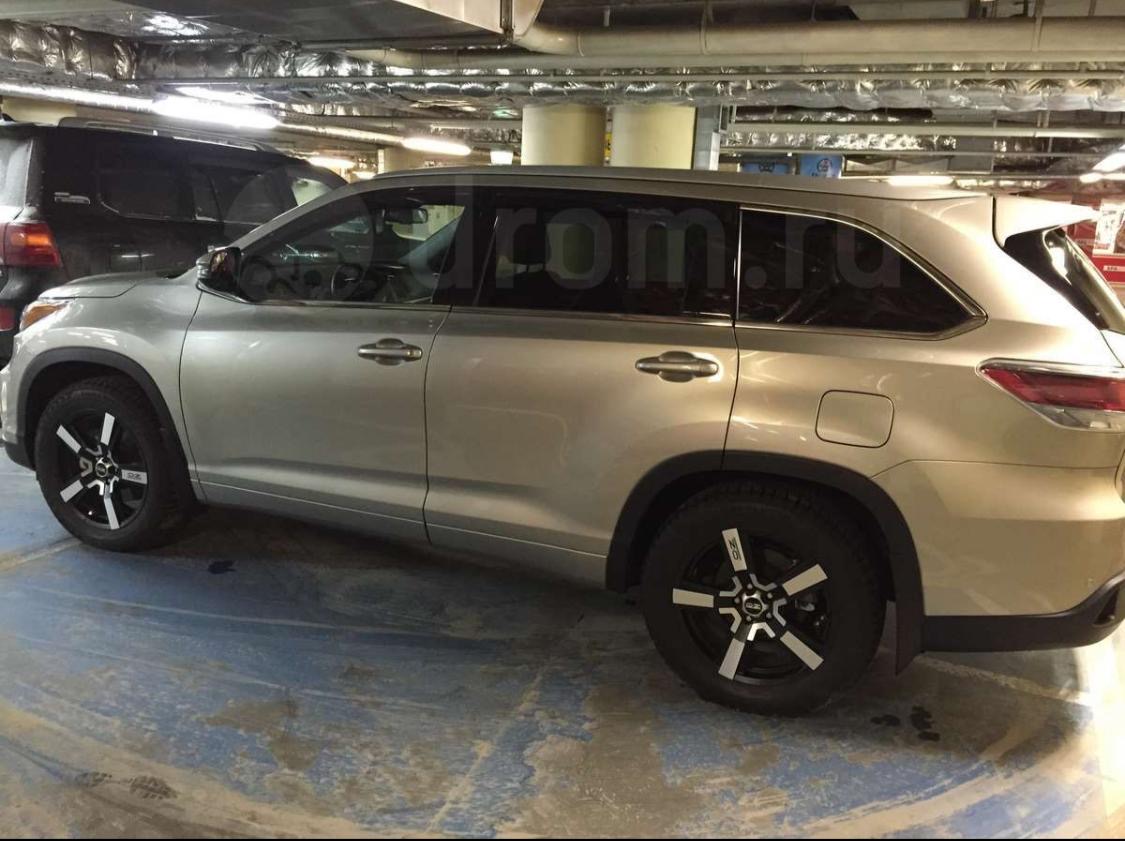 В центре Новосибирска снова угнали Toyota Highlander — машина была со спутниковой сигнализацией