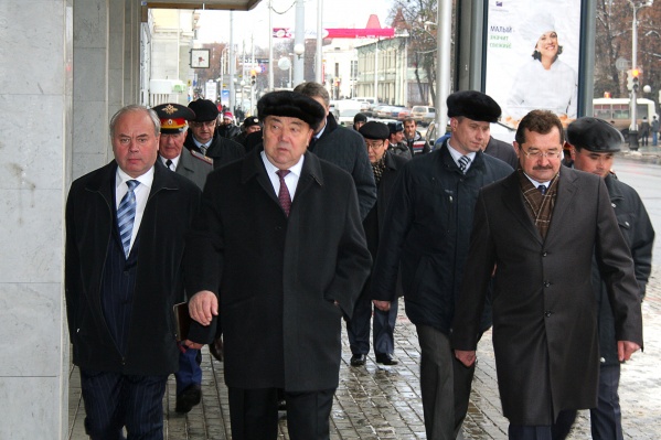 Константин Толкачев, Муртаза Рахимов, Раиль Сарбаев (слева направо) Константин Толкачев, Муртаза Рахимов, Раиль Сарбаев (слева направо)