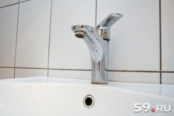 Вода пропала из кранов жителей 64 домов Вода пропала из кранов жителей 64 домов