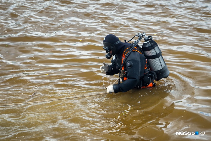 Сегодня утром три водолаза выехали на место Сегодня утром три водолаза выехали на место