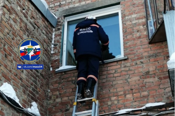 Подниматься высоко не пришлось — квартира располагалась на втором этаже Подниматься высоко не пришлось — квартира располагалась на втором этаже