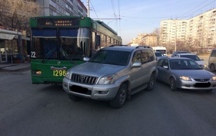 Водитель Toyota Prado свою вину признал, отмечает «Автоспас» Водитель Toyota Prado свою вину признал, отмечает «Автоспас»