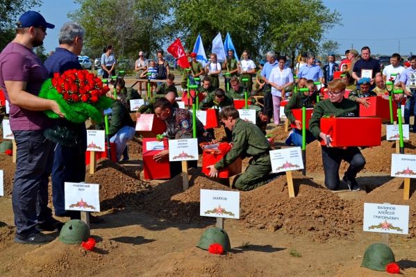 Поисковики узнали имена 35 погибших под Сталинградом бойцов Поисковики узнали имена 35 погибших под Сталинградом бойцов 