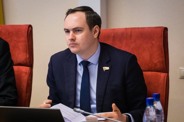 Антон Капралов вызвался помочь тем, кто не может ездить слишком далеко за льготными лекарствами Антон Капралов вызвался помочь тем, кто не может ездить слишком далеко за льготными лекарствами