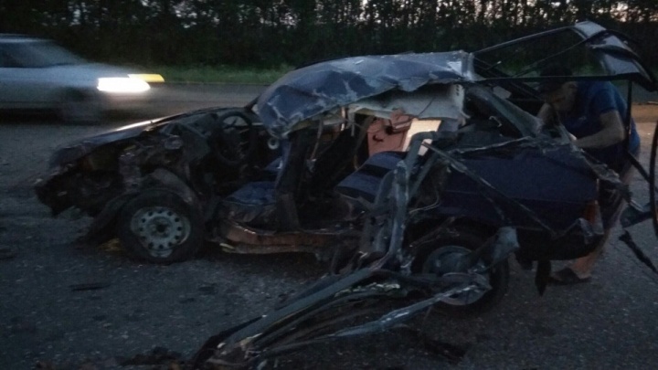 Авария на трассе в Башкирии: автомобиль превратился в груду металла, водитель чудом выжил