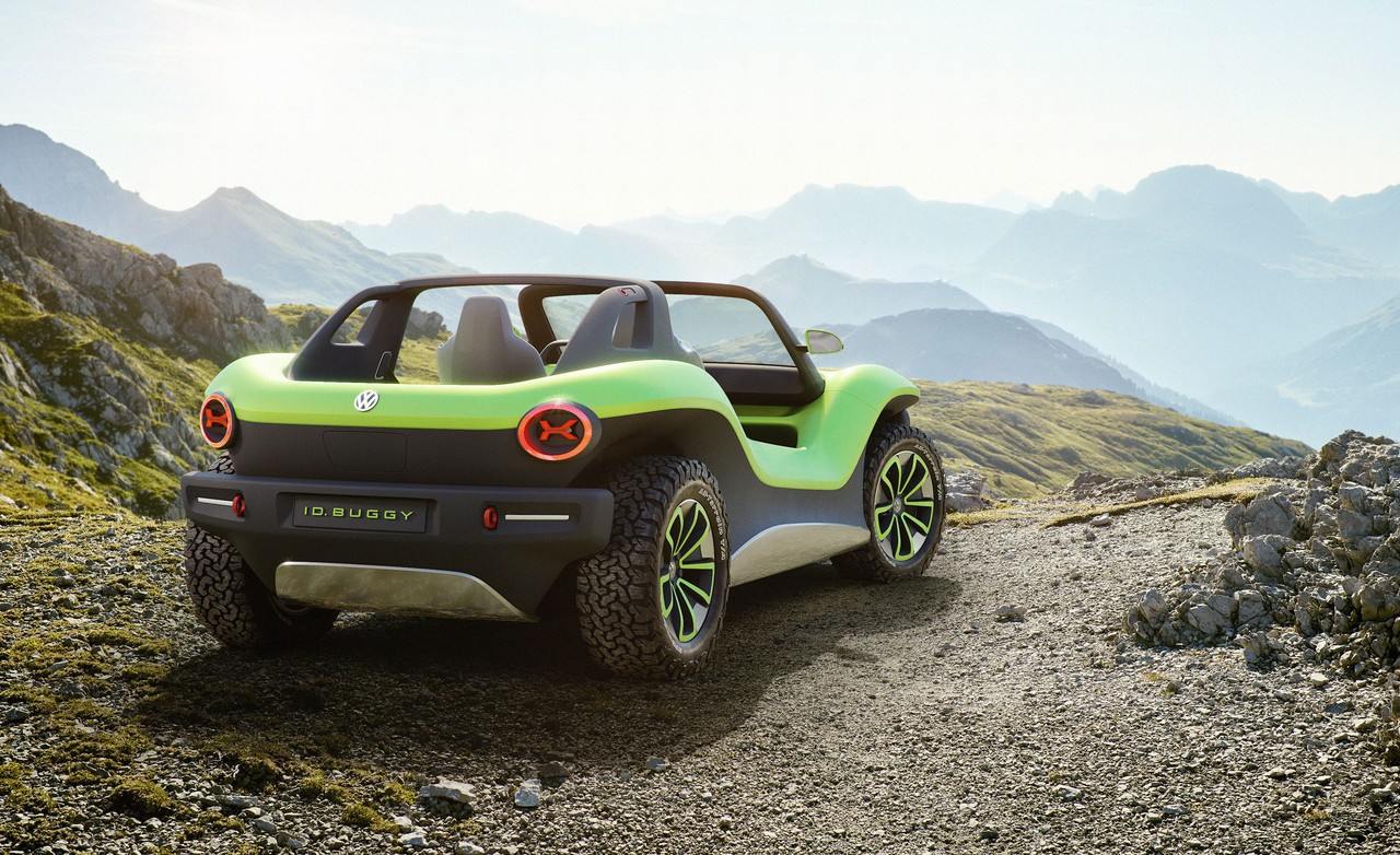 Volkswagen ID Buggy пока является лишь фантазией на тему электромобилей, но поскольку построен на платформе MEB, препятствий для серийного выпуска нет — был бы спрос Volkswagen ID Buggy пока является лишь фантазией на тему электромобилей, но поскольку построен на платформе MEB, препятствий для серийного выпуска нет — был бы спрос