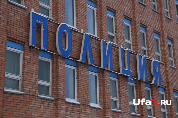Злоумышленника доставили в отдел полиции Злоумышленника доставили в отдел полиции