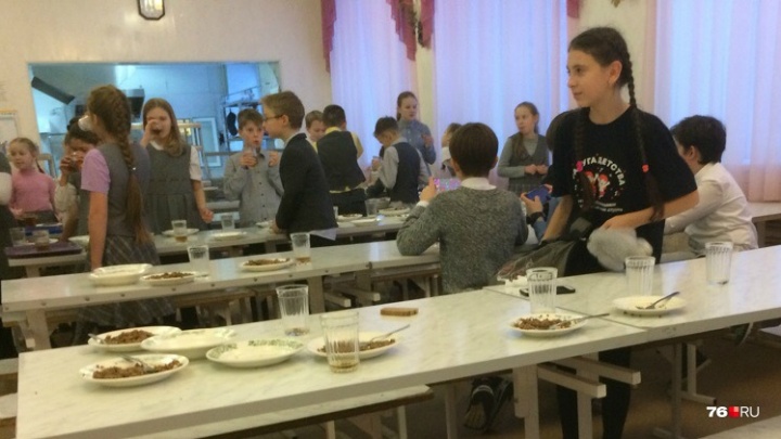 «Кормить ребёнка никто не будет»: в Ярославле разгорелся новый скандал вокруг школьного питания