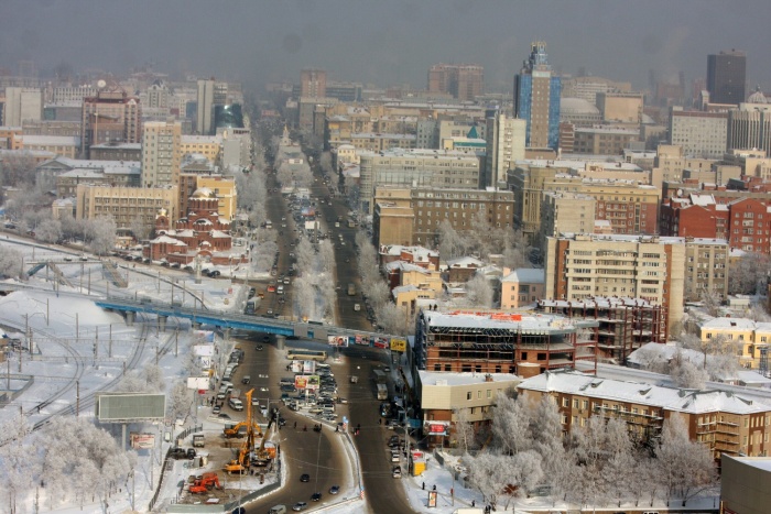 Красный проспект в 2013 году — ещё без пешеходного моста у автовокзала Красный проспект в 2013 году — ещё без пешеходного моста у автовокзала