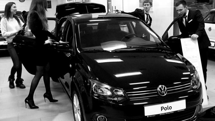 Бум на авторынке: екатеринбуржцы начали скупать автомобили со складов дилерских центров