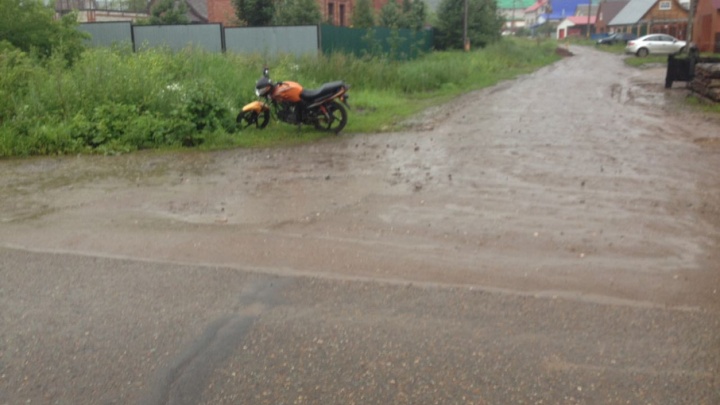 В Башкирии два мотоциклиста врезались в «Мерседес»