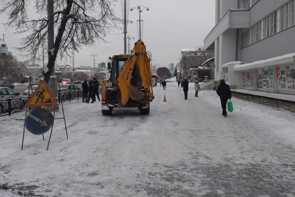 Водитель трактора не заметил пешехода, когда двигался задним ходом Водитель трактора не заметил пешехода, когда двигался задним ходом