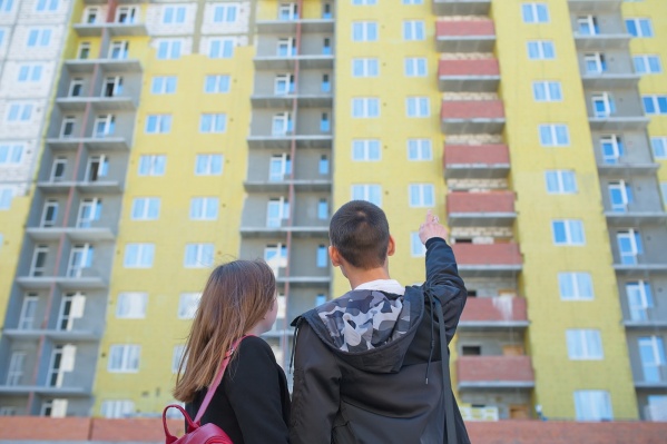 Юля и Влад приехали выбрать свою первую квартиру в жилом комплексе «Новая Ботаника» Юля и Влад приехали выбрать свою первую квартиру в жилом комплексе «Новая Ботаника»