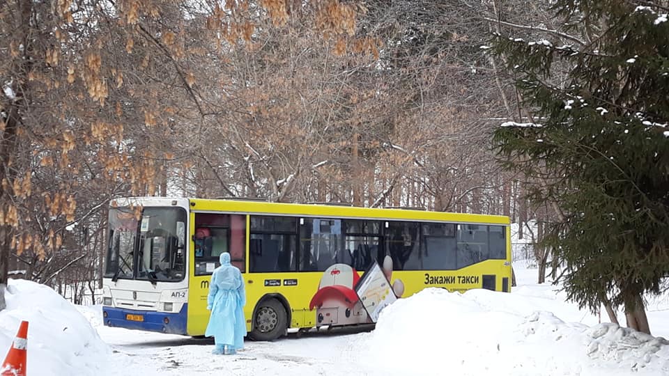 До санатория китайцев везли на автобусах (не рейсовых) До санатория китайцев везли на автобусах (не рейсовых)