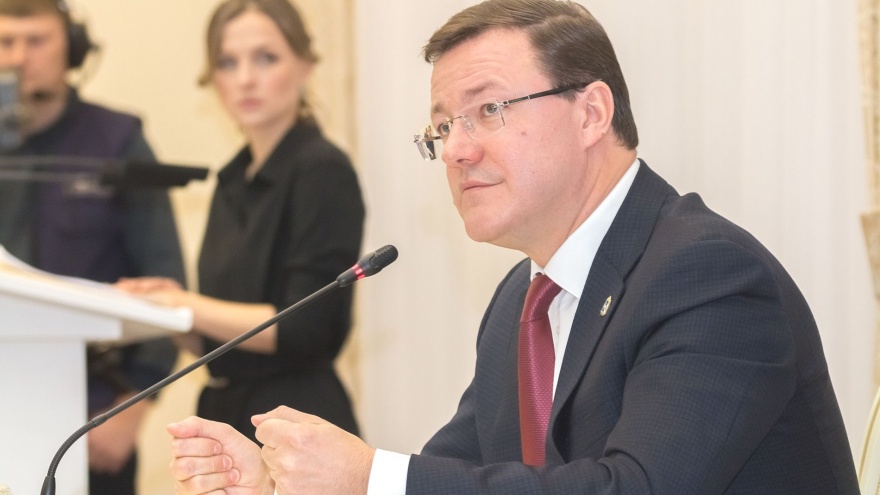 «Ничего не добились, а учат жить»: самарцы обиделись на философский репост губернатора Азарова