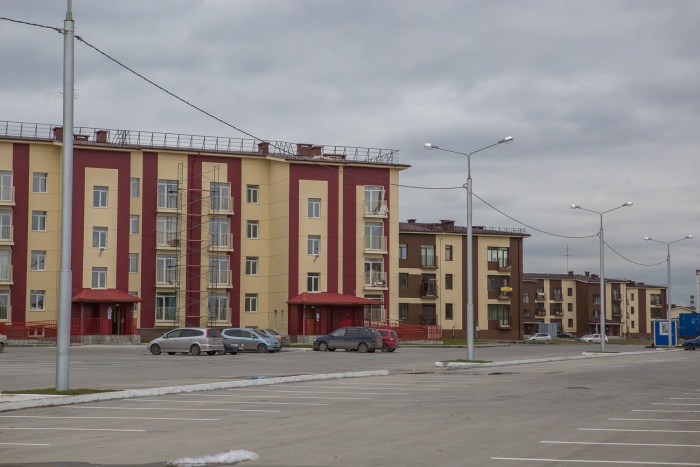 Выставленный на торги участок граничит с парковкой микрорайона Выставленный на торги участок граничит с парковкой микрорайона