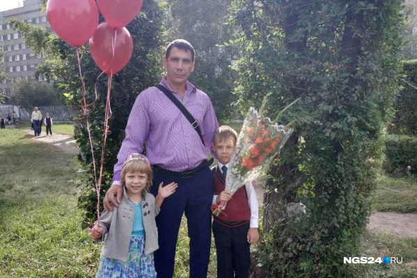 В 32 года Павел остался один с двумя детьми. Сыну сейчас 7 лет — он первоклассник. Дочери 6 лет. После родовой травмы она страдает ДЦП<br><br> В 32 года Павел остался один с двумя детьми. Сыну сейчас 7 лет — он первоклассник. Дочери 6 лет. После родовой травмы она страдает ДЦП<br><br>
