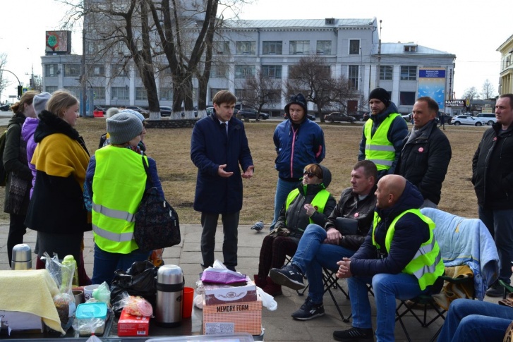 Секретарь Иван Новиков встретился с людьми на бессрочной акции протеста против строительства в Шиесе