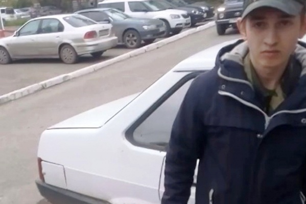 Молодой казак не знал, что противопоставить мужчинам Молодой казак не знал, что противопоставить мужчинам