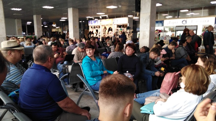 «В аэропорту ад»: из-за тумана в Челябинске задержали утренние рейсы