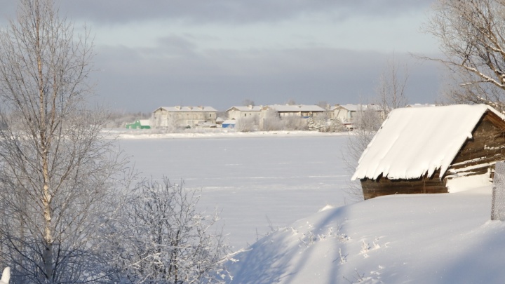 Семья на снегоходе провалилась под лёд на реке Кузнечихе в Талагах
