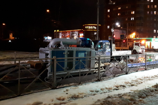 Сейчас в Архангельске чистят канализацию Сейчас в Архангельске чистят канализацию