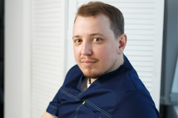 Илья Борисович Казанцев, кандидат медицинских наук, руководитель совета учредителей Сибирской ассоциации пластических, реконструктивных, эстетических хирургов и косметологов, член Российского общества пластических, реконструктивных и эстетических хирургов Илья Борисович Казанцев, кандидат медицинских наук, руководитель совета учредителей Сибирской ассоциации пластических, реконструктивных, эстетических хирургов и косметологов, член Российского общества пластических, реконструктивных и эстетических хирургов